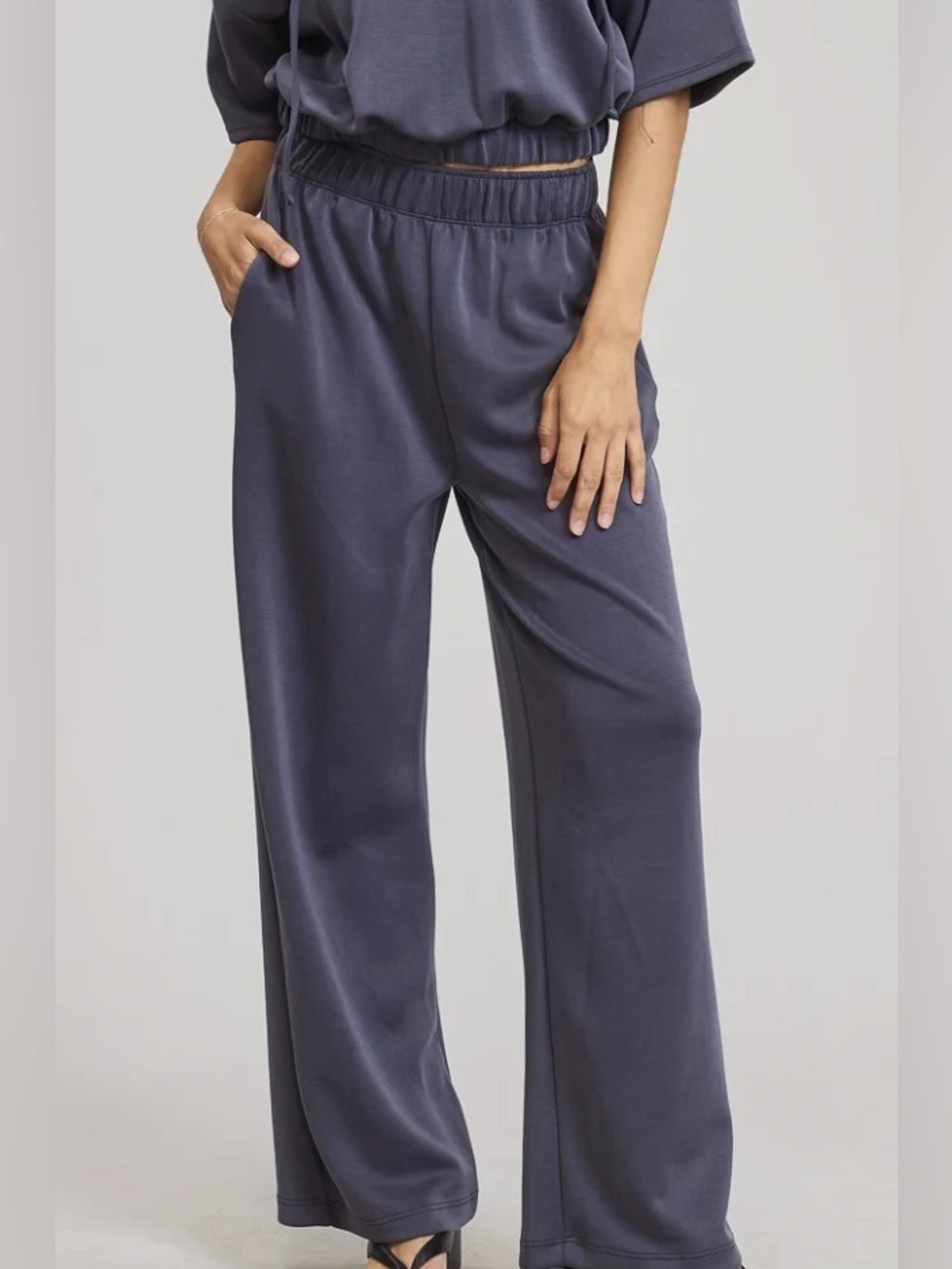 NWOT Charlotte Avery Scuba Straight Leg Pants Size L